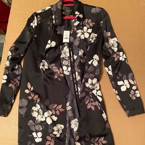 NWT Dynamite floral satin kimono with belt